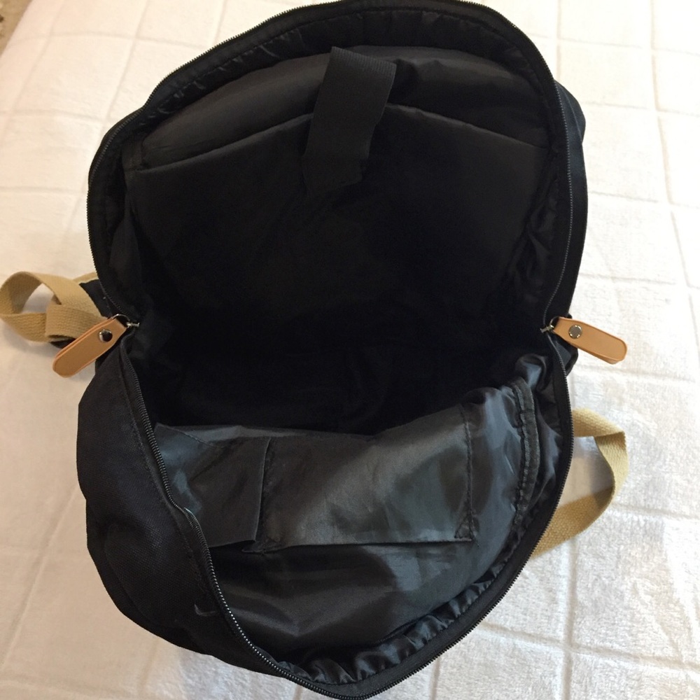 MINI BACKPACK! ππ - Picture 2 of 6